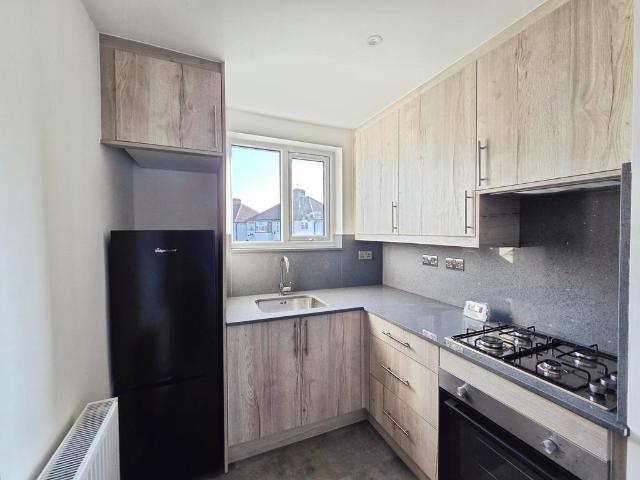 Apartment for rent in Kenton, Greater London