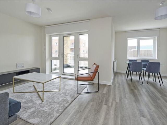 House for rent in Summerstown, Greater London