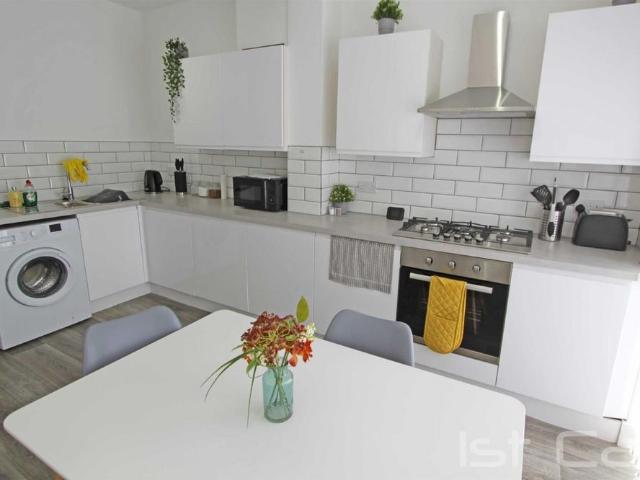 Room for rent in Kursaal Estate, Alton Barnes