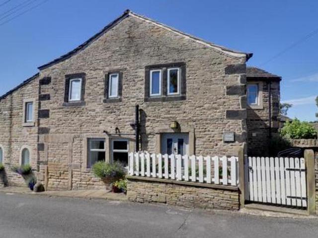 House for sale in Holmfirth, West Yorkshire