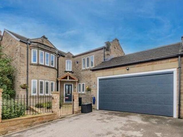 House for sale in Holmfirth, West Yorkshire