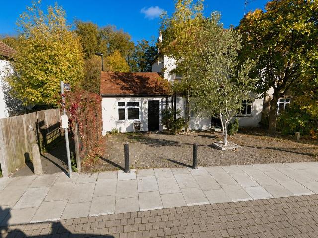 Studio for rent in Cockfosters, Greater London