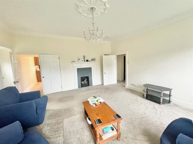 Apartment for rent in Hooe, Mount Wise