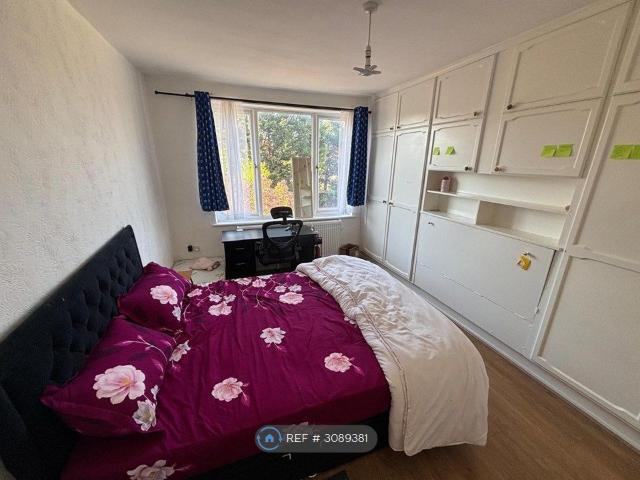 Room for rent in Royal Borough of Kingston upon Thames, Greater London