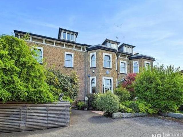 House for rent in Surrey