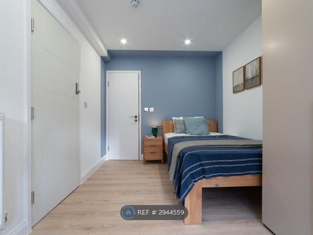 Room for rent in Epsom, Surrey
