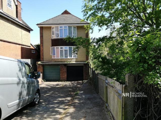 Apartment for rent in Hook, Greater London