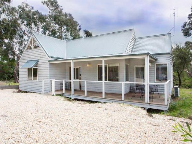 Cottage for sale in Port Albert, Victoria