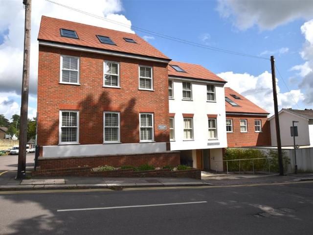 Apartment for rent in Red Hill, Surrey