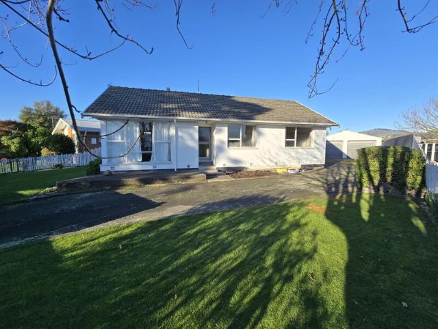 House for rent in Chaslands, Canterbury