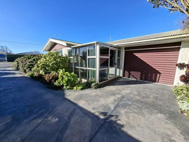 Apartment for rent in Chaslands, Canterbury