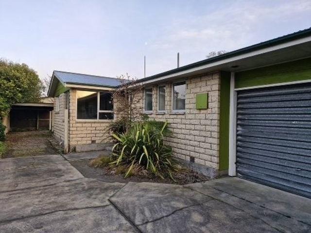 House for rent in Chaslands, Canterbury