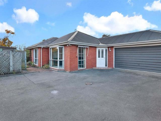 House for rent in Chaslands, Canterbury