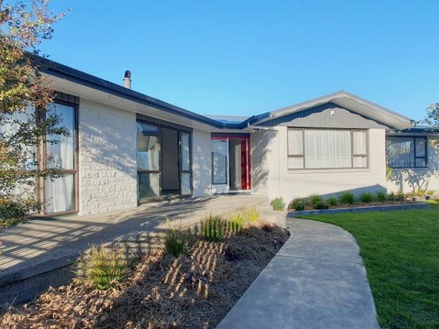 House for rent in Chaslands, Canterbury