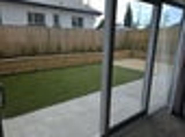 Townhouse for rent in Chaslands, Canterbury