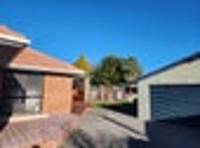 House for rent in Chaslands, Canterbury