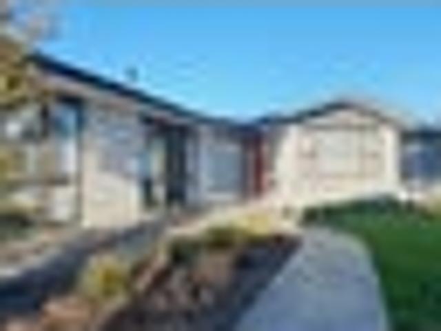 House for rent in Chaslands, Canterbury