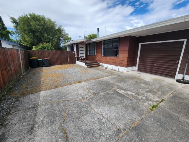 House for rent in Chaslands, Canterbury