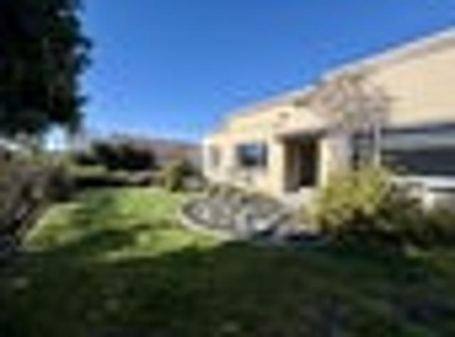 House for rent in Chaslands, Canterbury
