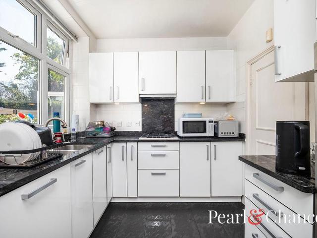 Apartment for rent in Golders Green, Greater London