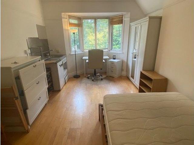 Room for rent in Golders Green, Greater London