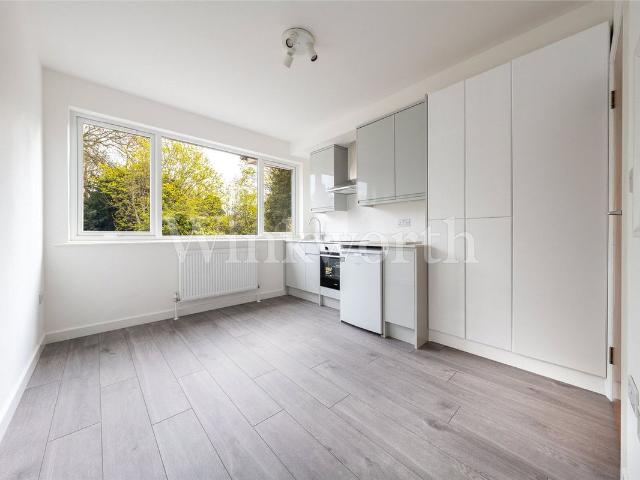 Studio for rent in Golders Green, Greater London
