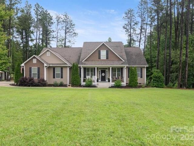 House for sale in Tryon