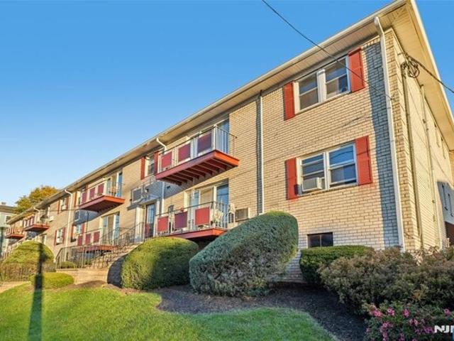 Condo for sale in Bloomfield, New Jersey