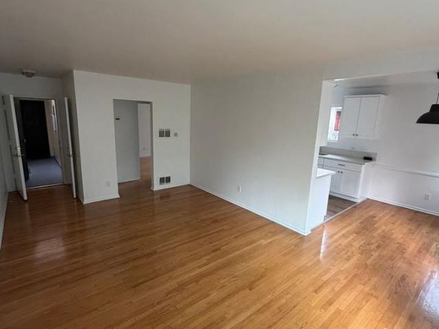 Apartment for rent in Canoga Park, California