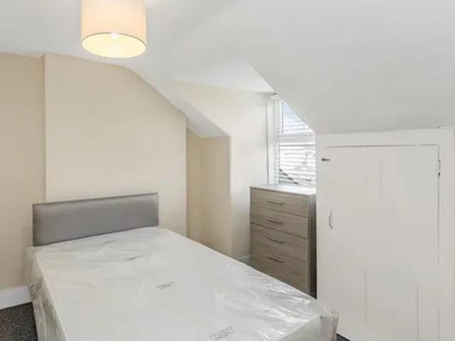 Room for rent in South Woodford, Isle Of Man
