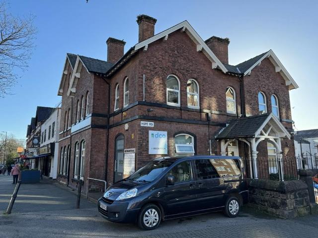 Apartment for rent in Sale, Trafford