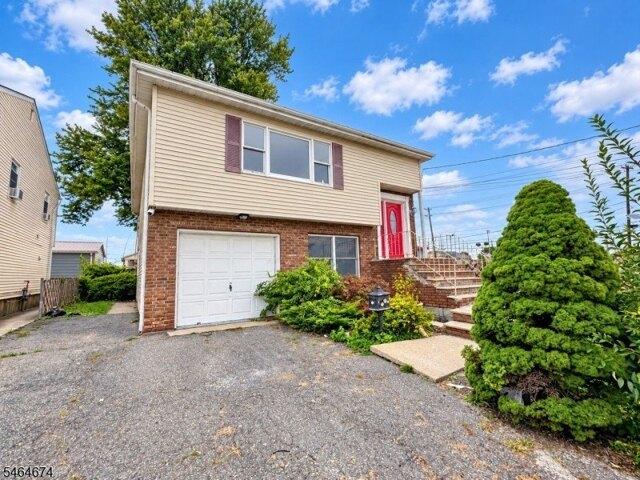 House for sale in Lodi, Bergen County