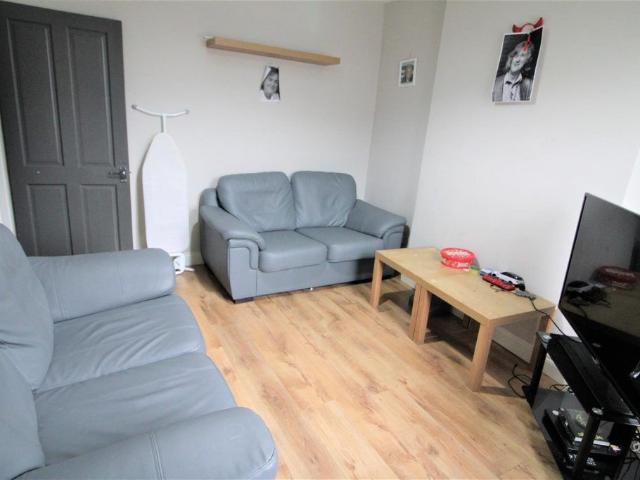House for rent in Moorlands, Bare