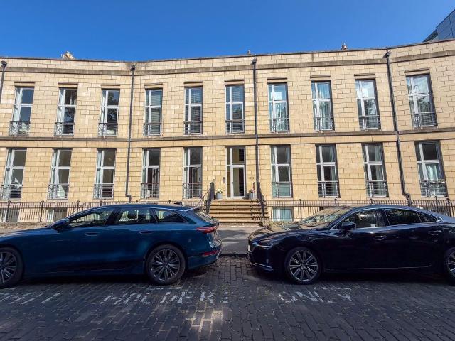 Apartment for rent in Gayfield, Broughton