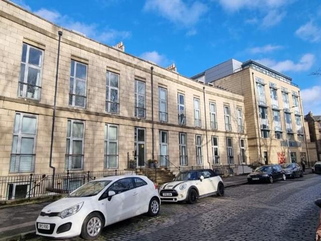 Apartment for rent in Gayfield, Broughton