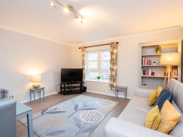 Apartment for rent in Gayfield, Broughton