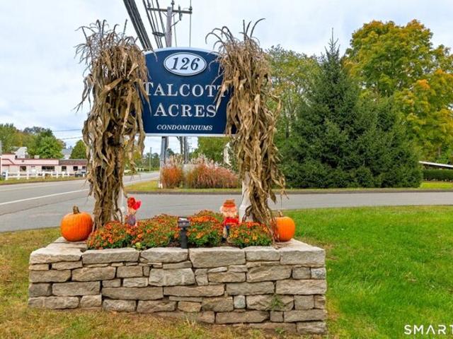 House for sale in Weatogue, Simsbury