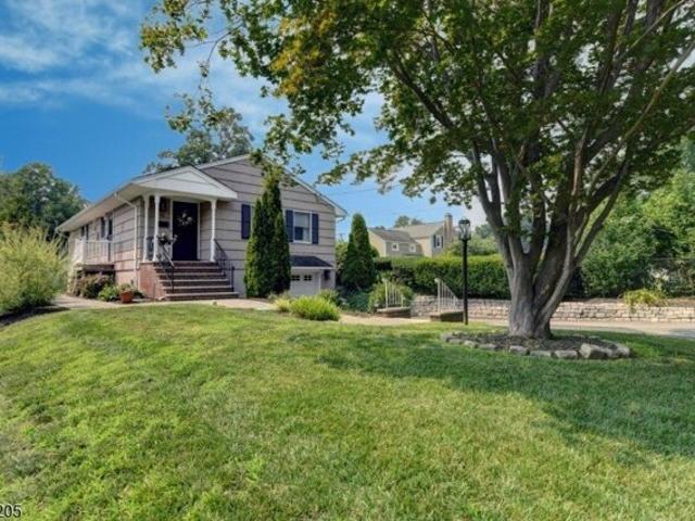 House for sale in Pequannock, New Jersey