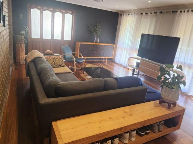 Room for rent in Mossfiel, Melbourne