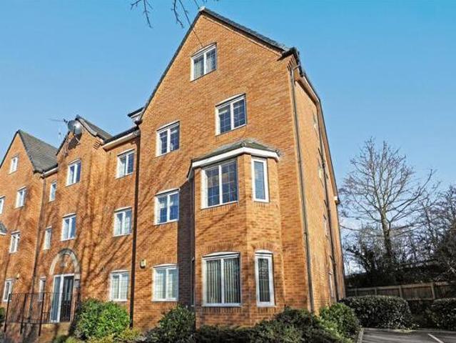 House for sale in Horbury Bridge, West Yorkshire