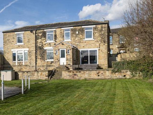 House for sale in Ossett, West Yorkshire