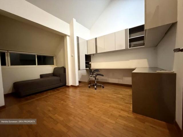 Condominium for rent in Thomson