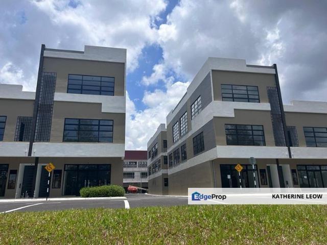 Shop for rent in Pulai, Bukit Ledang