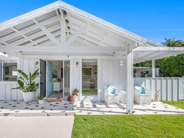 House for sale in Ashmore City, Queensland