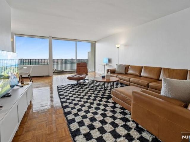 Property for sale in Fort Lee, New Jersey