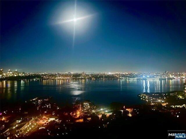 Property for sale in Fort Lee, New Jersey