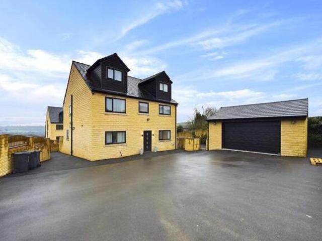House for sale in Halifax, West Yorkshire