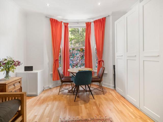 Apartment for rent in Maida Hill, Greater London