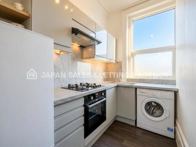 Apartment for rent in London Borough of Ealing, Park Royal