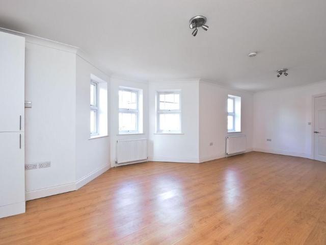 Apartment for rent in London Borough of Ealing, Greater London
